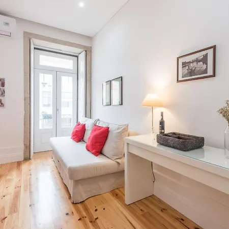 Guestready - Soft Linen Balcony Apartment