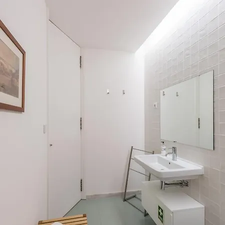 Guestready - Soft Linen Balcony Apartment